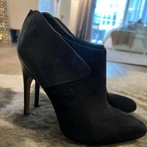 Black stilleto bootie